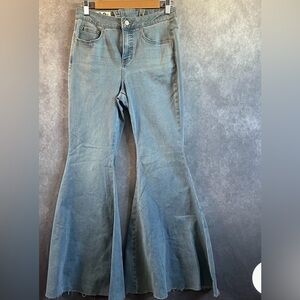 Free People Curvy Flare Blue Jeans w/ Stretch Bell Bottom Unhemmed Sz 32, EUC
